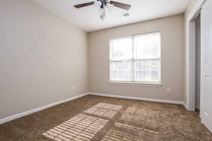 Building Photo - 3730 Sipes Ln
