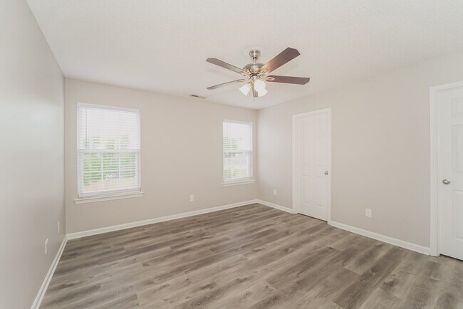 Building Photo - 10315 Wakerobin Ln