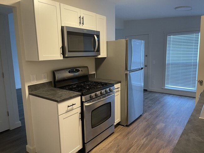 Building Photo - 1210 E Monroe Dr