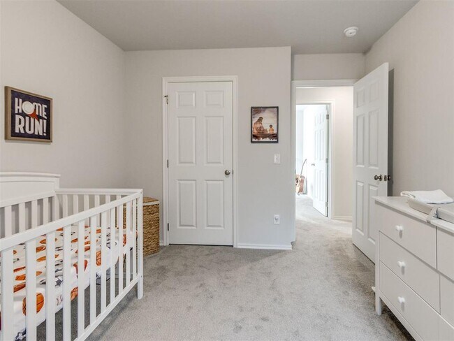 Building Photo - 823 Highgarden Cir