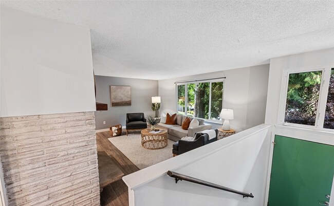 Building Photo - Stunning 4-Bedroom, 2.5-Bath Remodeled Home in Rushmore, Gig Harbor