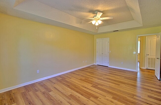 Building Photo - 205 Tempest Ln