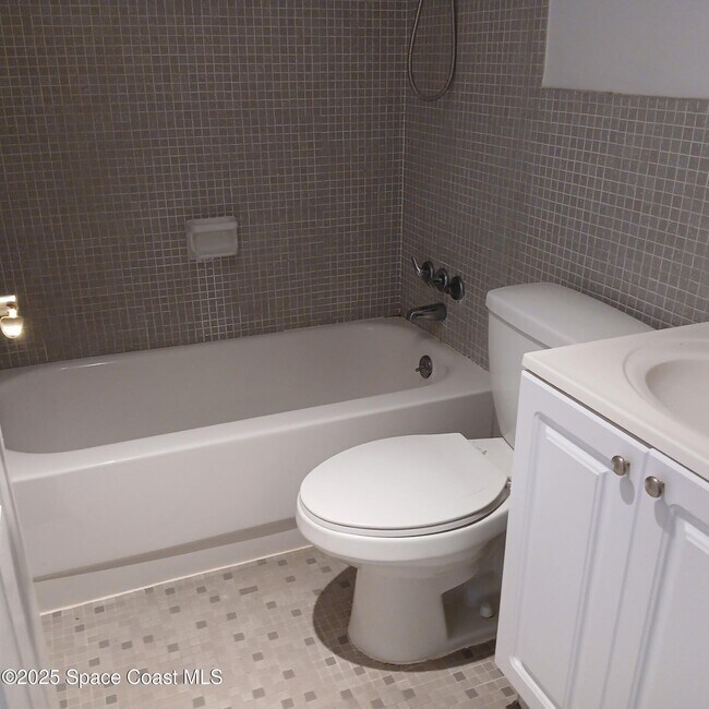 Building Photo - 250 N Banana River Dr