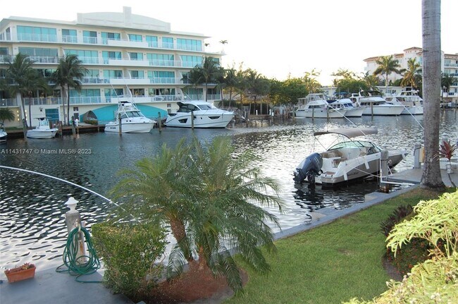 Primary Photo - 180 Isle of Venice Dr