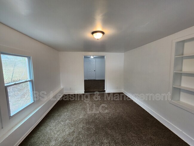 Building Photo - 23 Mason Dr