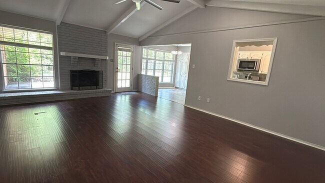 Building Photo - 1548 Ramberlyn Way
