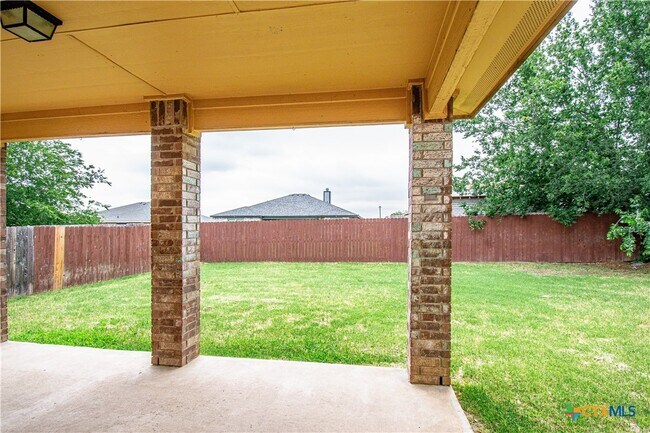 Building Photo - 5304 Willamette Ln