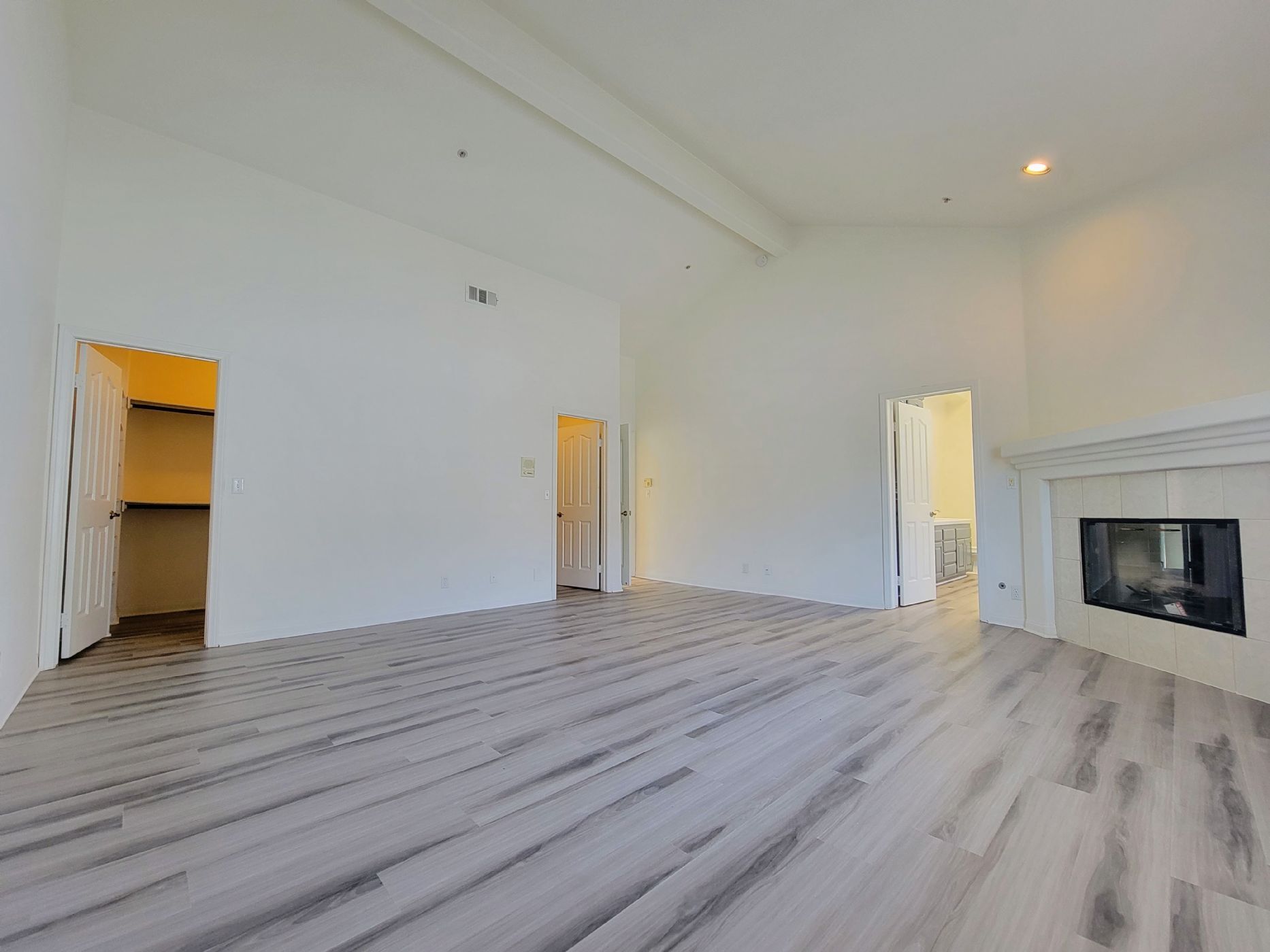Building Photo - 1600 Perkins Ln