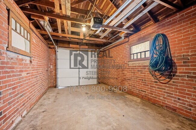 Building Photo - 121 Lake Ave