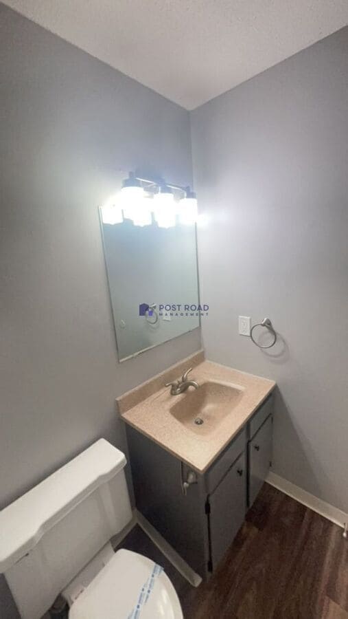 Building Photo - 2948 S Osage Ave