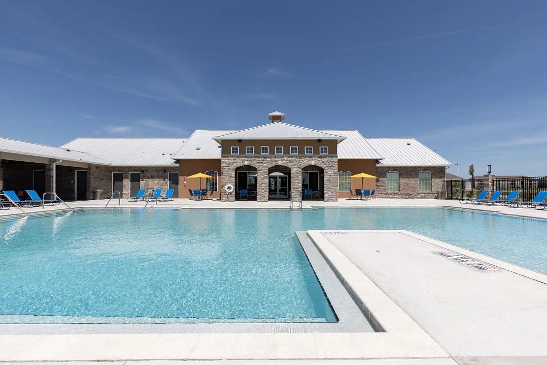 Building Photo - 305 Laredo Dr