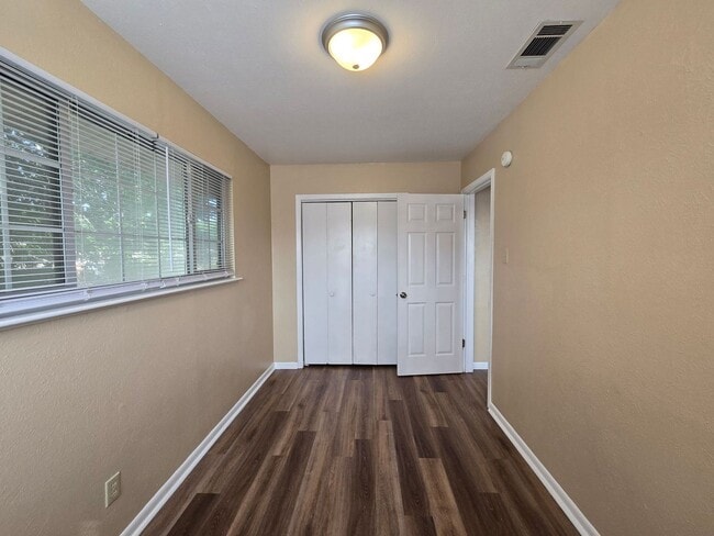 Building Photo - 3309 Lake Charles Ave