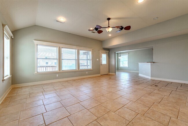 Primary Photo - 70 Tarpon St