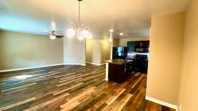 Building Photo - 3 Bed (+ bonus room) 2 Bath Home in Meridi...