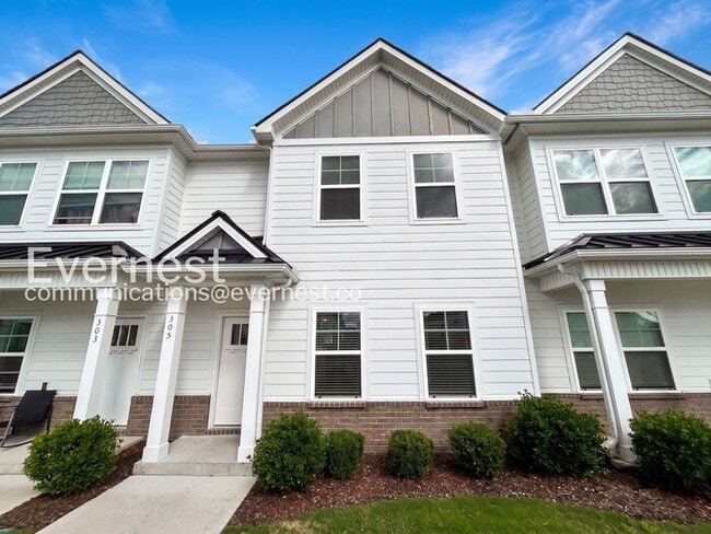 Building Photo - 305 Raines Ct