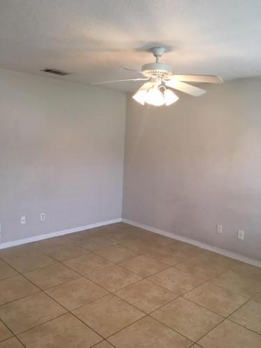Building Photo - 149 Satch Dr