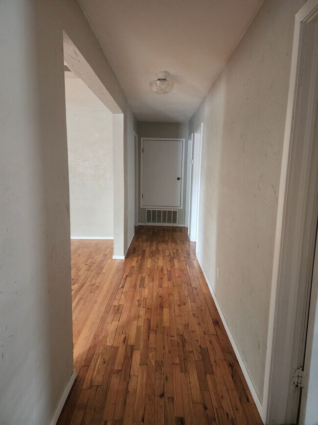 Building Photo - 1700 S Avenue B