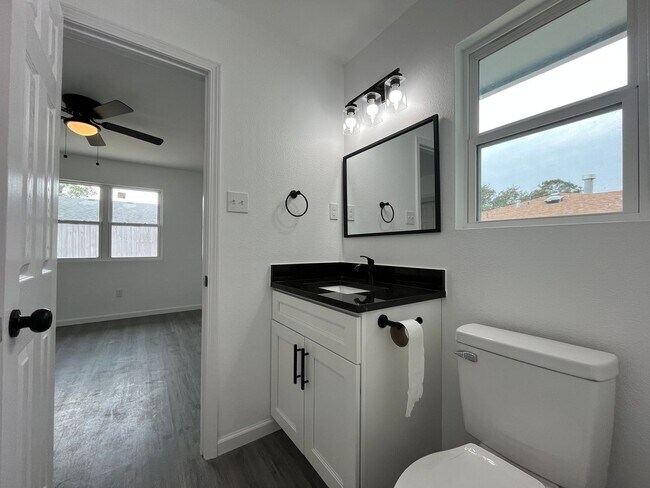 Building Photo - Award Winning Flour Bluff School District!!