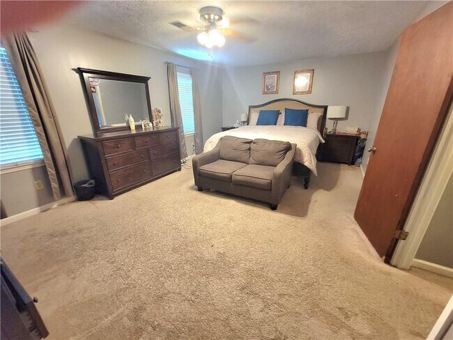 Building Photo - 4257 Duesenberg Dr