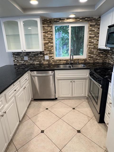 Building Photo - 4603 Cove Dr