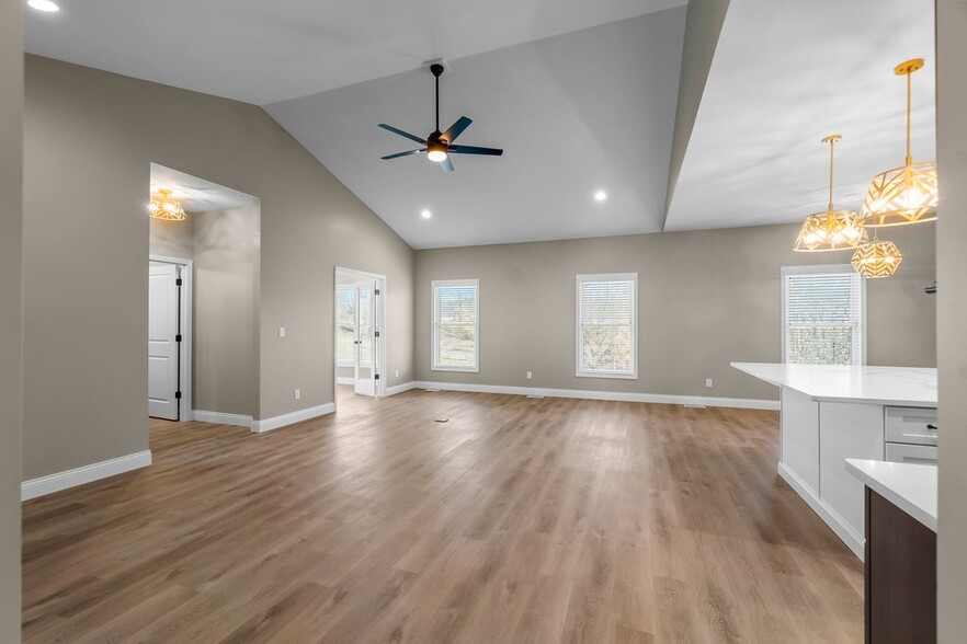 Building Photo - 84 E Autumn Leaf Dr