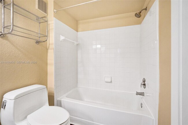 Building Photo - 457 Vista Isles Dr