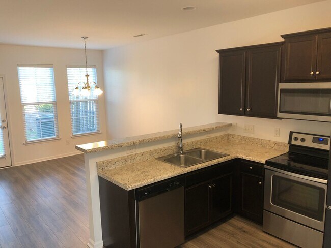 Building Photo - Townhouse for Rent In Wyngate