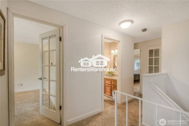 Building Photo - Spacious 3-Bedroom Townhome in Desirable C...
