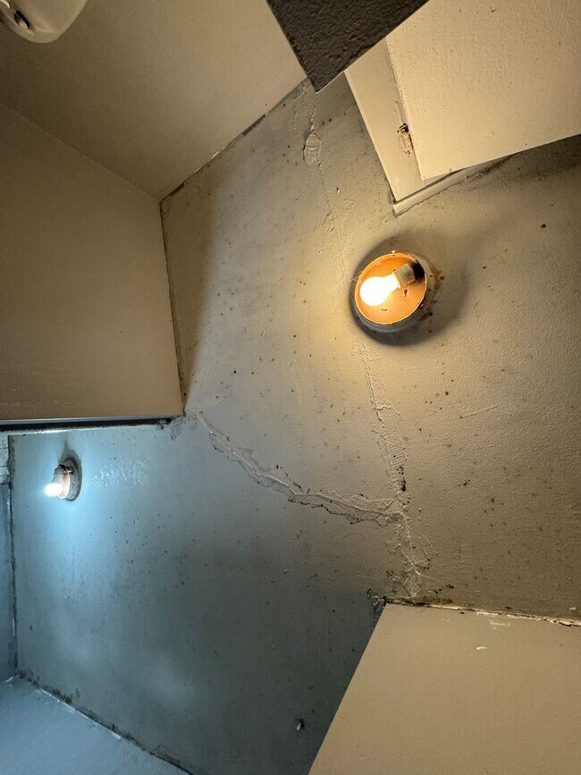 Building Photo - La Habra Duplex