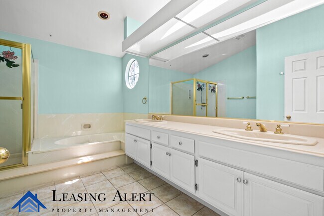 Building Photo - 28801 Shadow Valley Ln
