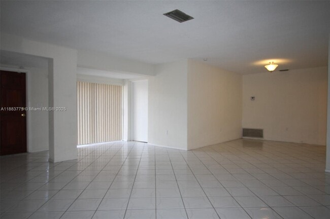 Building Photo - 6737 Pansy Dr
