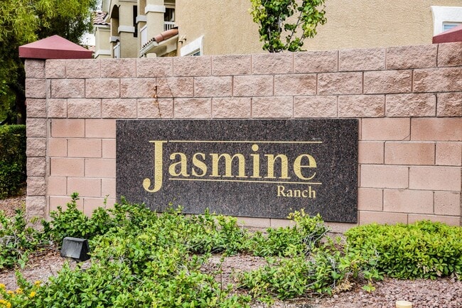 Building Photo - Beautiful 2 bedroom condo-North Las Vegas