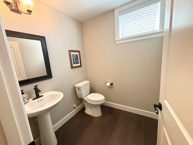 Building Photo - Beautiful 5 Bedroom with Den/Office and Large Bonus Room in Bethany Ridge!!!