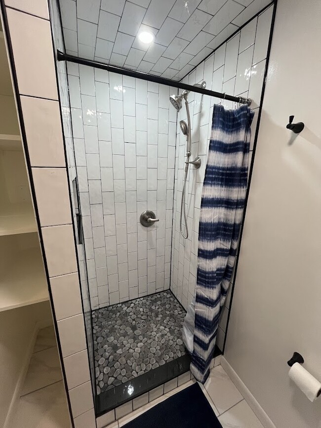 Building Photo - 9241 Pinenut Ct