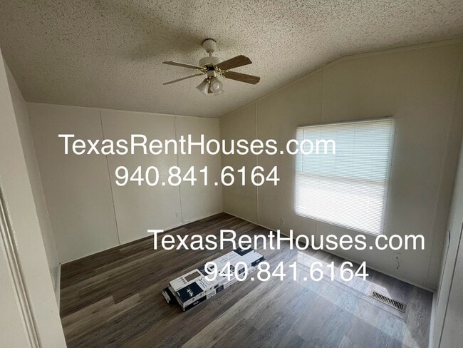 Building Photo - 3/2  $100 DISCOUNT FOR RENT PAID BY 1ST OF...