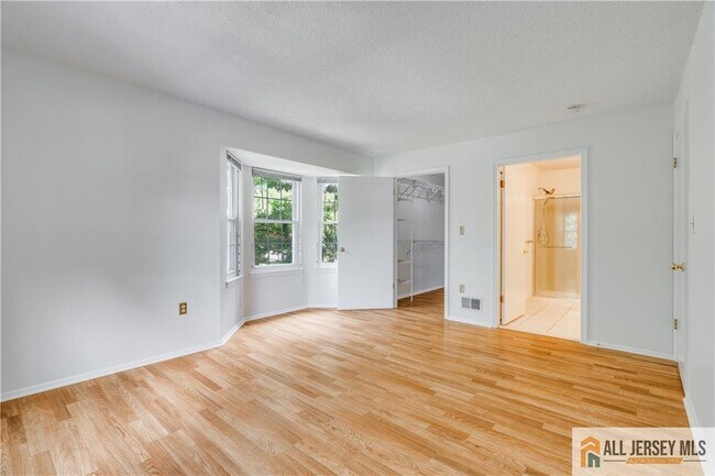 Building Photo - 35 Brighton Way
