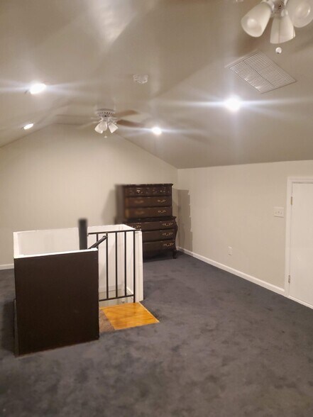 Building Photo - 2 Ginger Dr