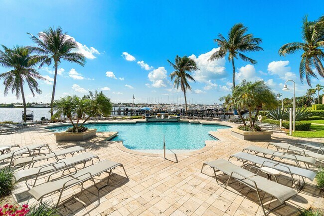 Building Photo - 160 Yacht Club Way
