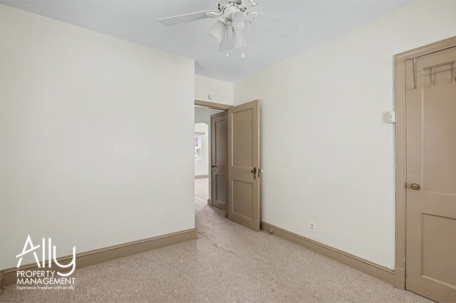 Building Photo - 2550 Woodland Dr
