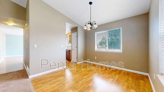Building Photo - 826 Glenwall Dr