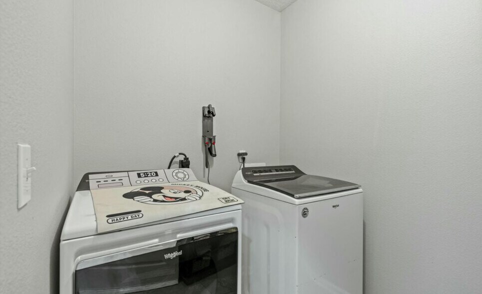 Building Photo - 904 Rose Garden Ct
