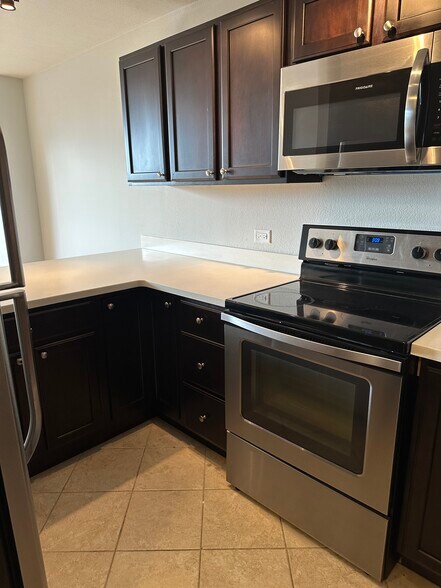 Primary Photo - 1350 N Dearborn St