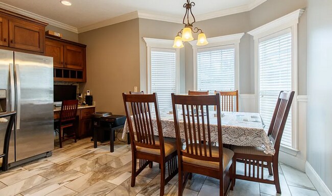 Building Photo - Southern Comfort Living: Your Dream Rental...