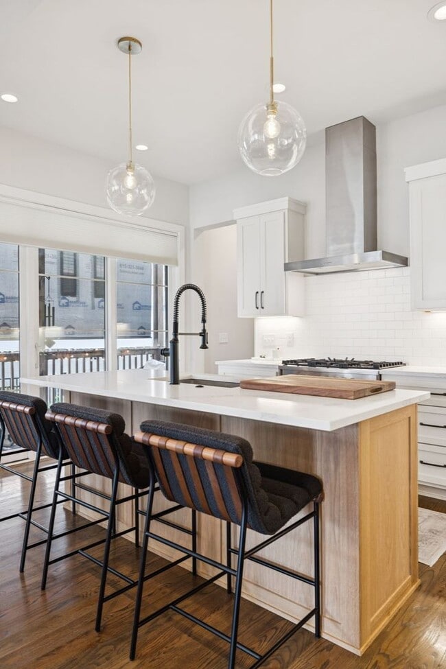 Building Photo - Experience elevated living in this beautifully crafted brick residence located in the heart of Ed...