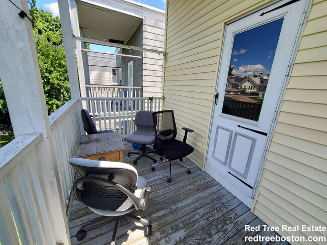 Building Photo - 83 Newbury St