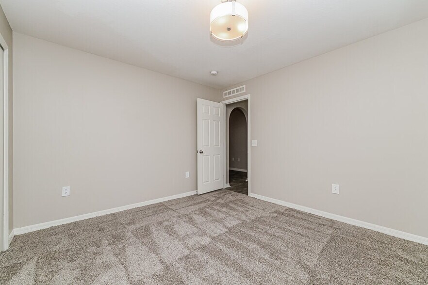 Building Photo - 17027 Ongar Ct