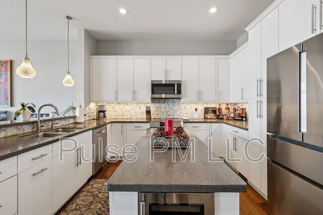 Building Photo - 1226 Grays Peak