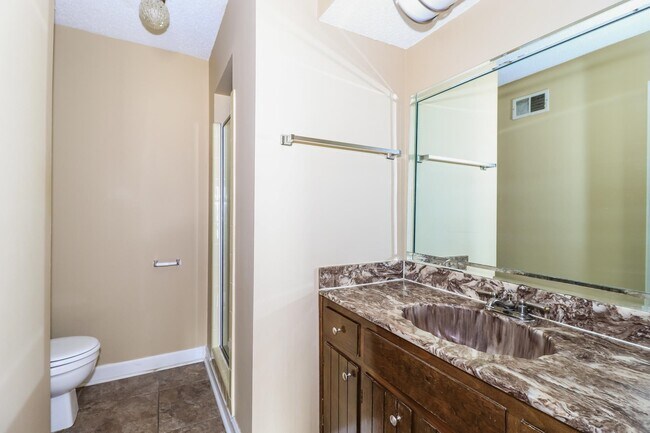 Building Photo - 3902 Clover Hill Dr