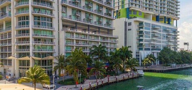 Building Photo - 690 SW 1st Ct