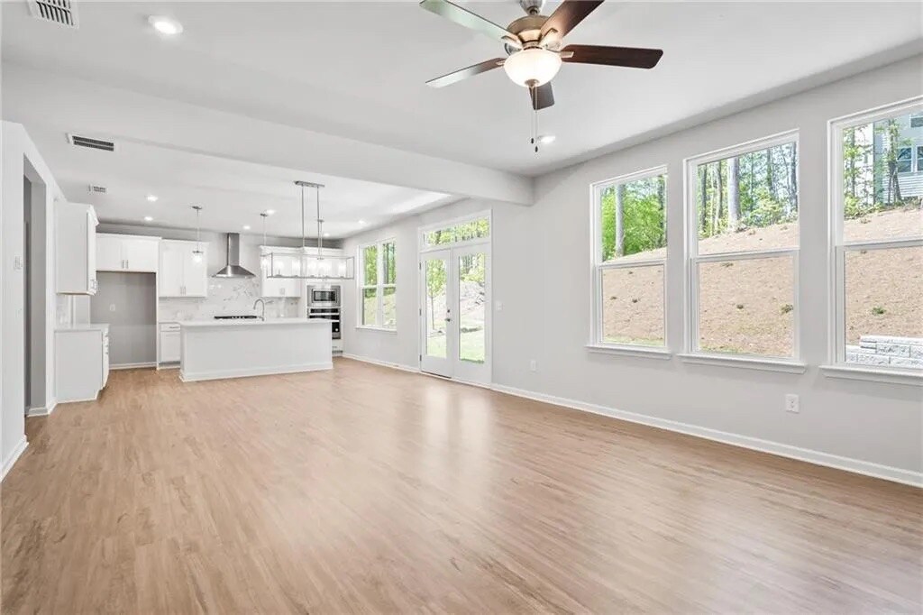 Building Photo - Room in House on Riverwood Dr